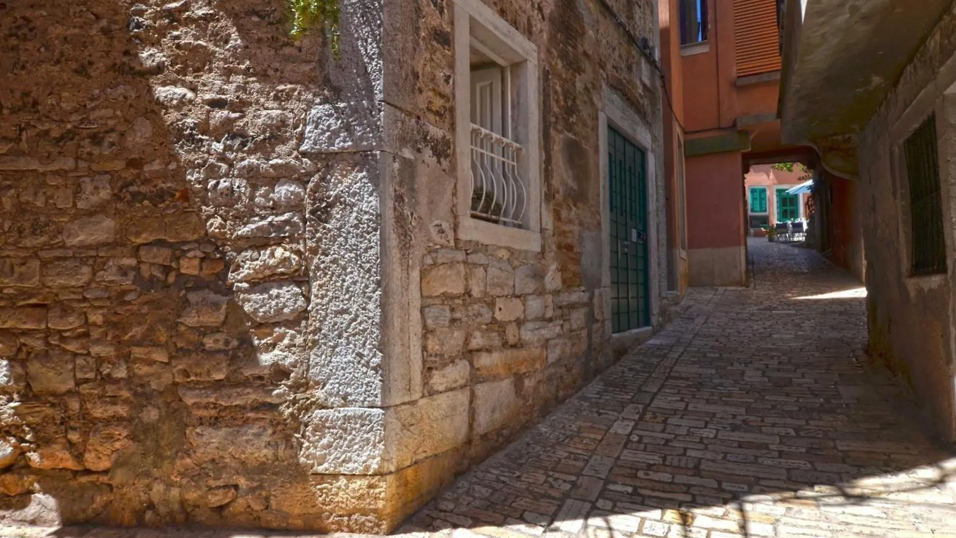 Modern And Cozy Rovinj Old Town Apartments - Classic Studio Apartment