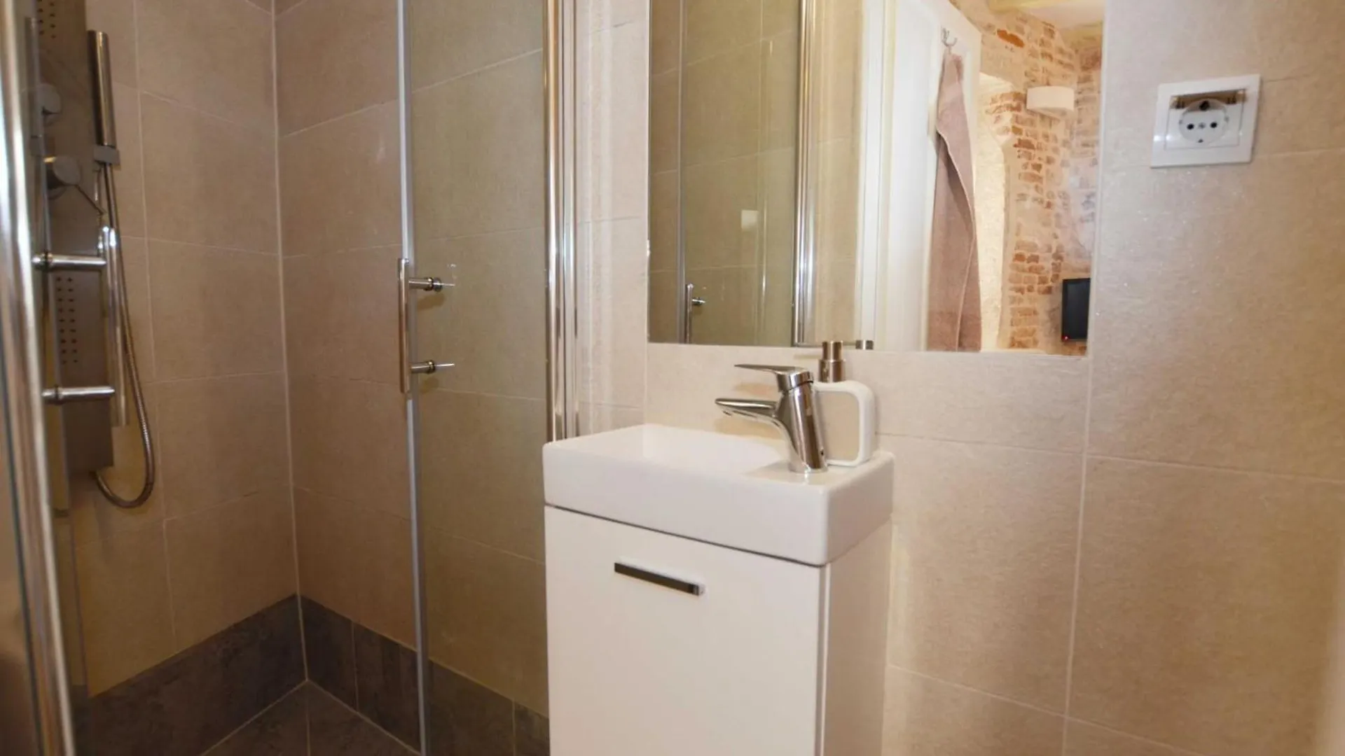 Modern And Cozy Rovinj Old Town Apartments - Classic Studio Apartment