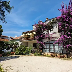 Maller Apartament